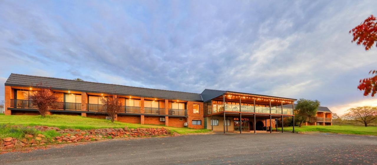 Blue Jacket Motel Canowindra Экстерьер фото